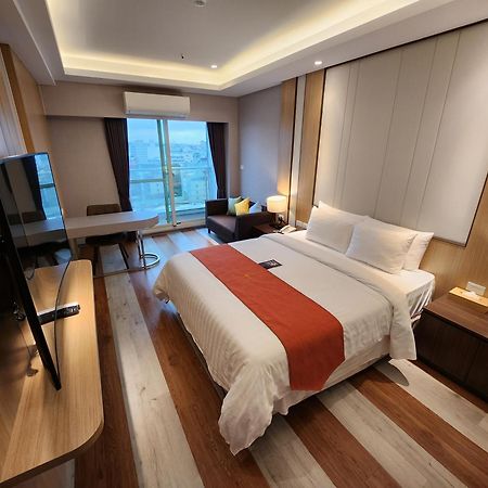 Bentley Hotel Trung Lịch Ngoại thất bức ảnh