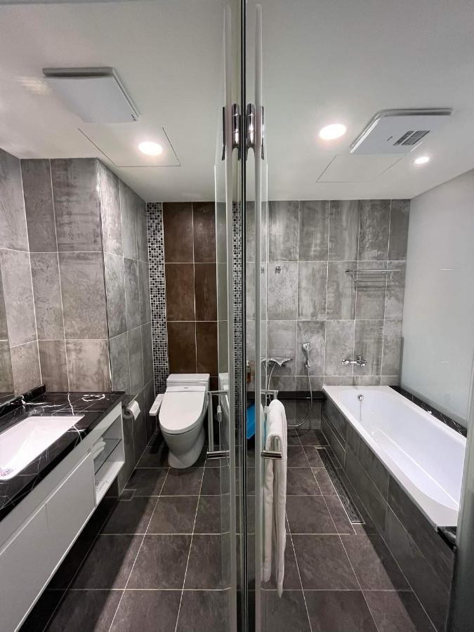 Bentley Hotel Trung Lịch Ngoại thất bức ảnh