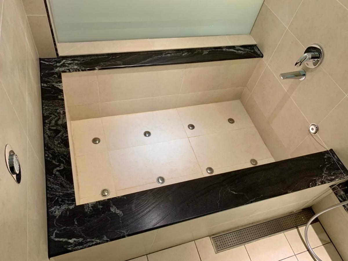Bentley Hotel Trung Lịch Ngoại thất bức ảnh