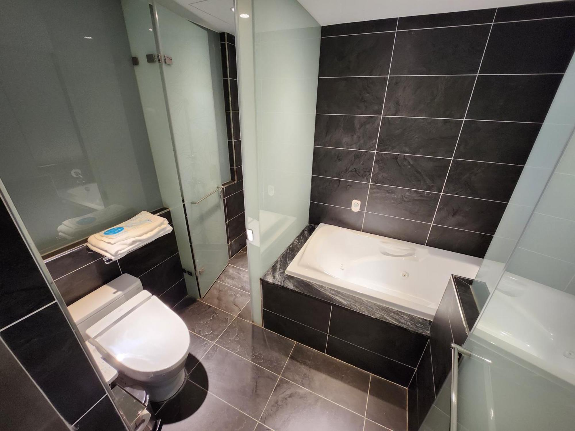 Bentley Hotel Trung Lịch Ngoại thất bức ảnh