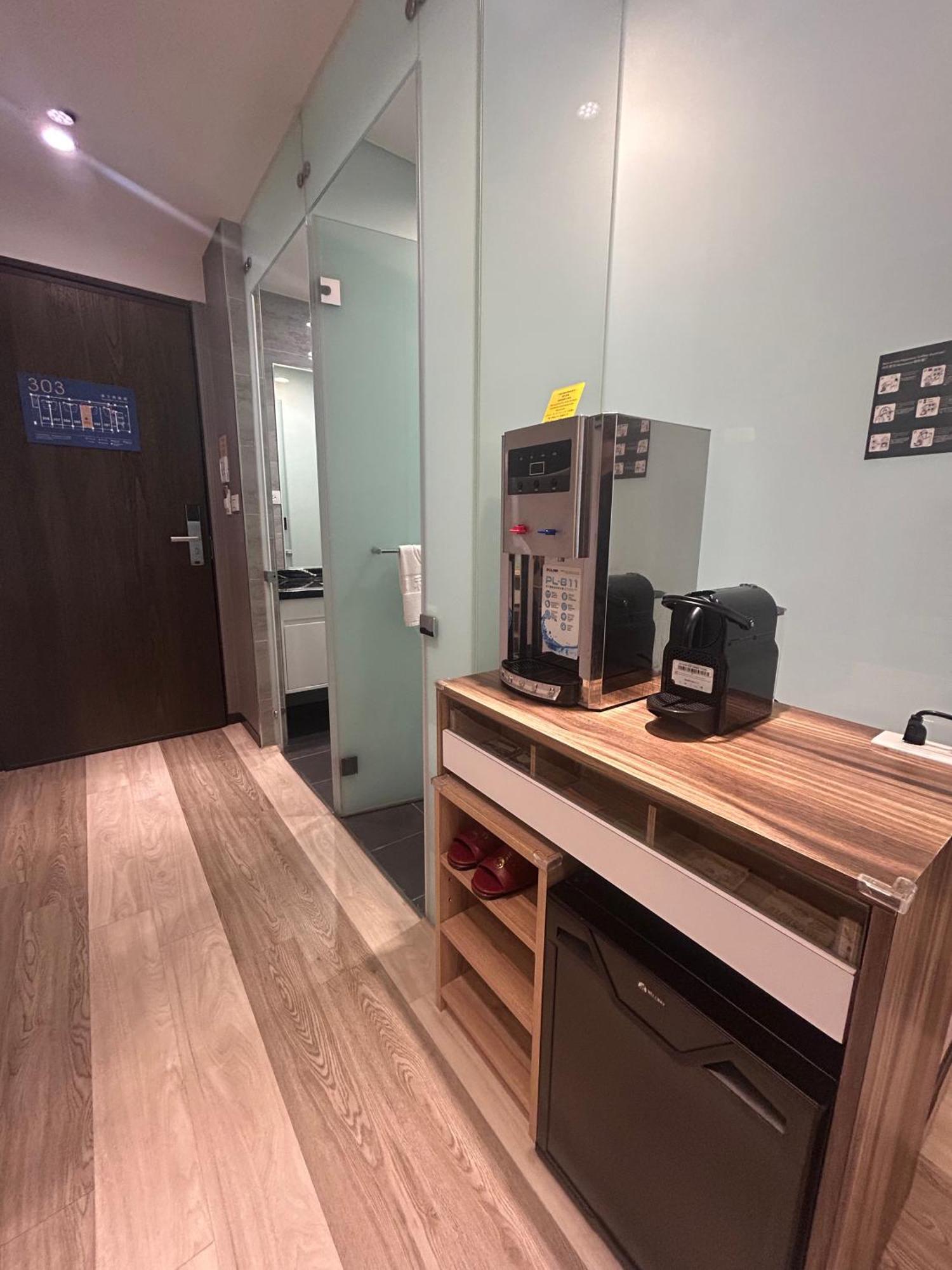 Bentley Hotel Trung Lịch Ngoại thất bức ảnh